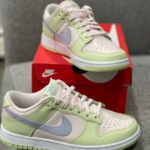 Brand new nike sneakers